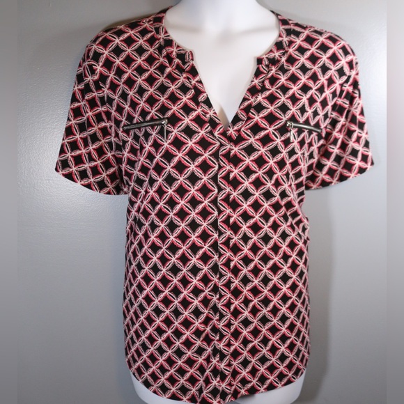 Geometric Patterned Women's Top with Faux Zipper Pockets - Picture 1 of 8